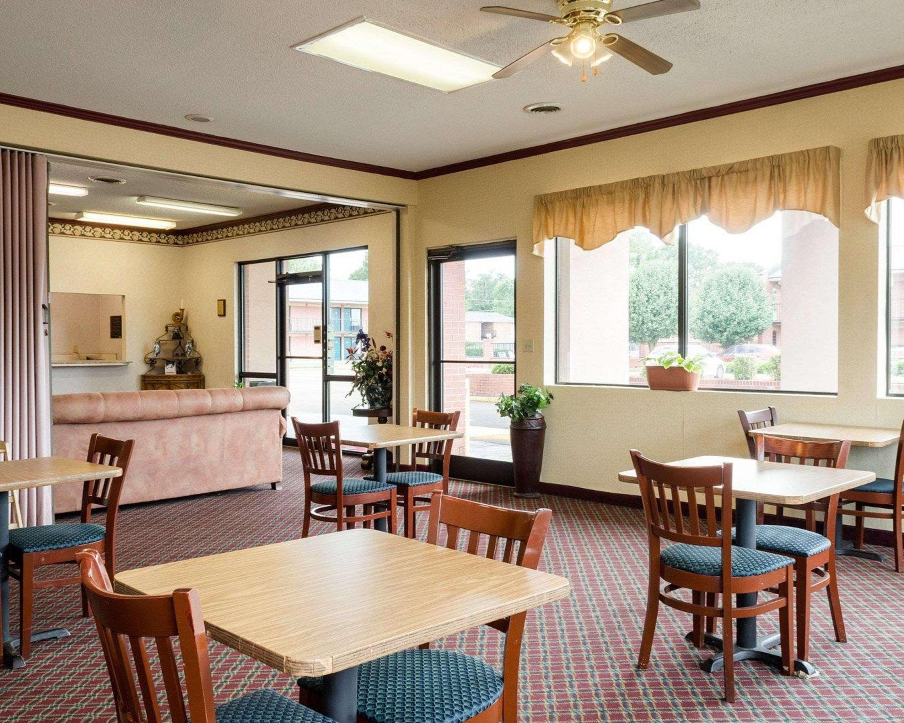 Rodeway Inn Greenwood Extérieur photo