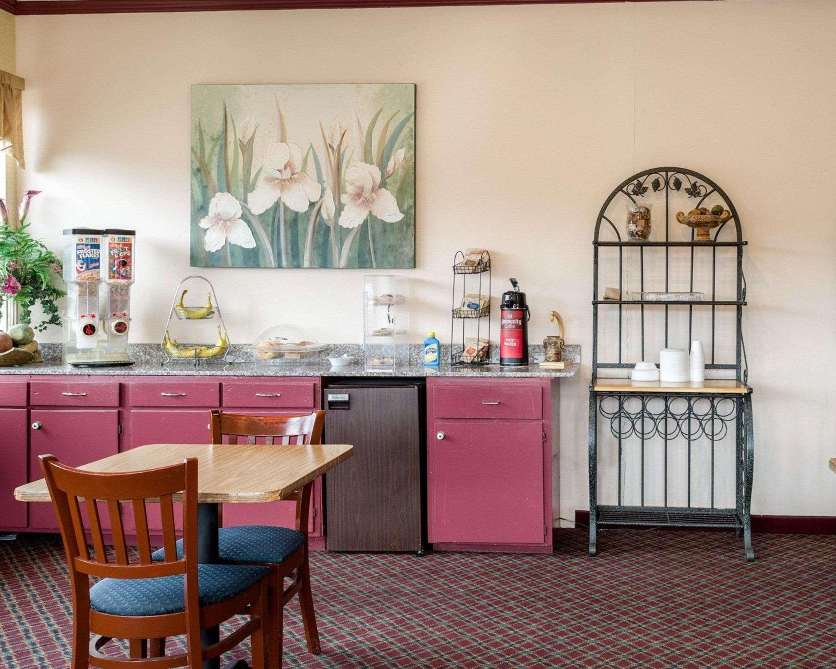Rodeway Inn Greenwood Extérieur photo