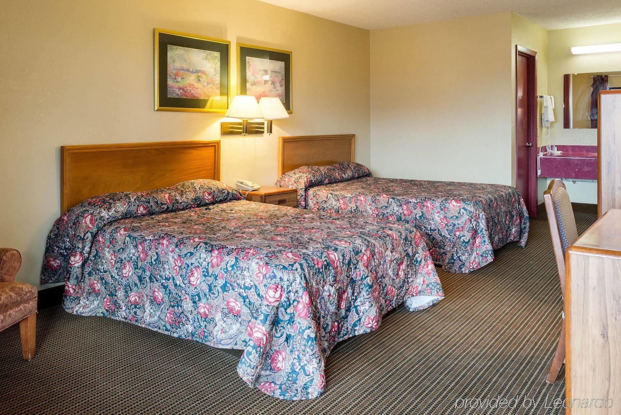 Rodeway Inn Greenwood Extérieur photo