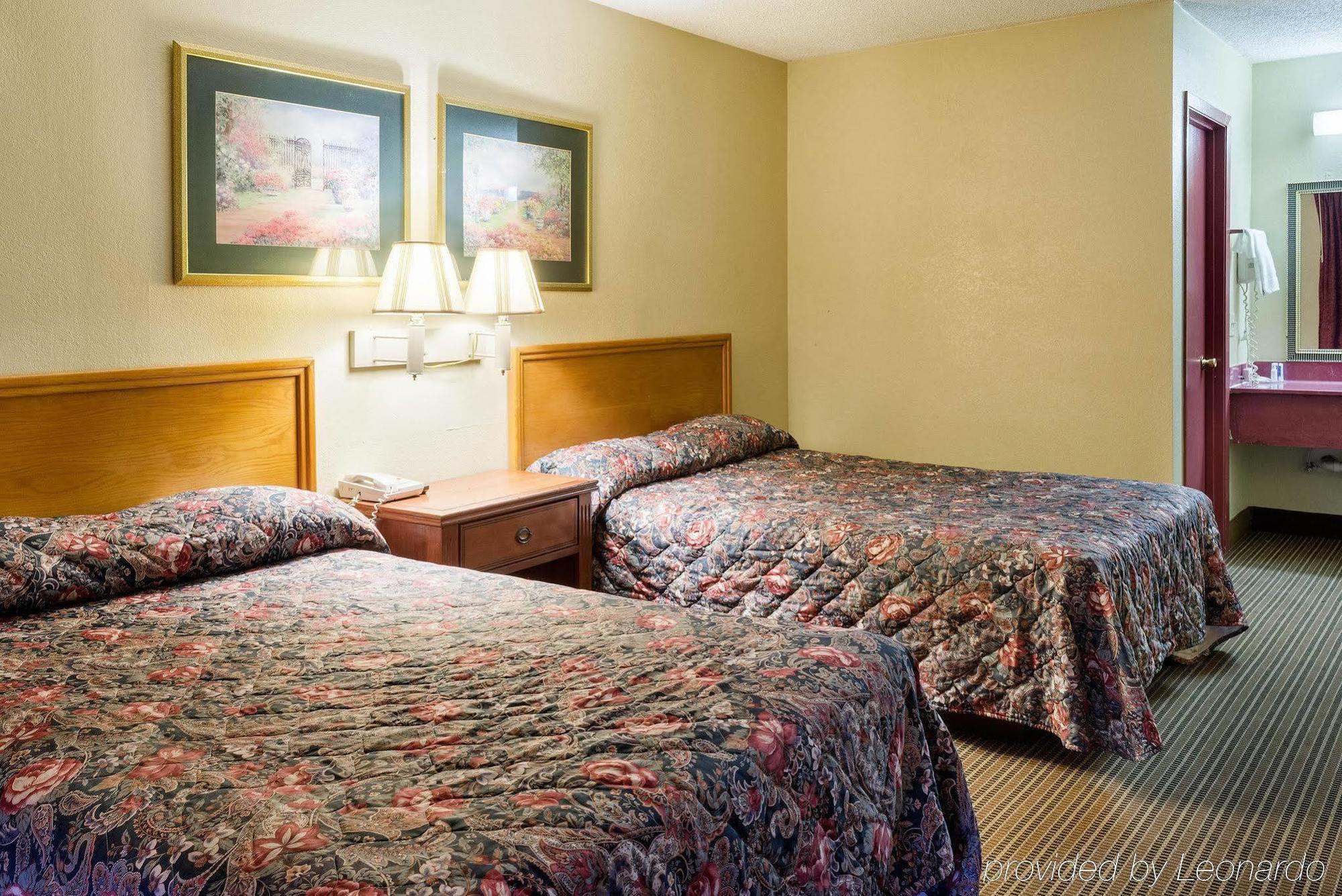 Rodeway Inn Greenwood Extérieur photo