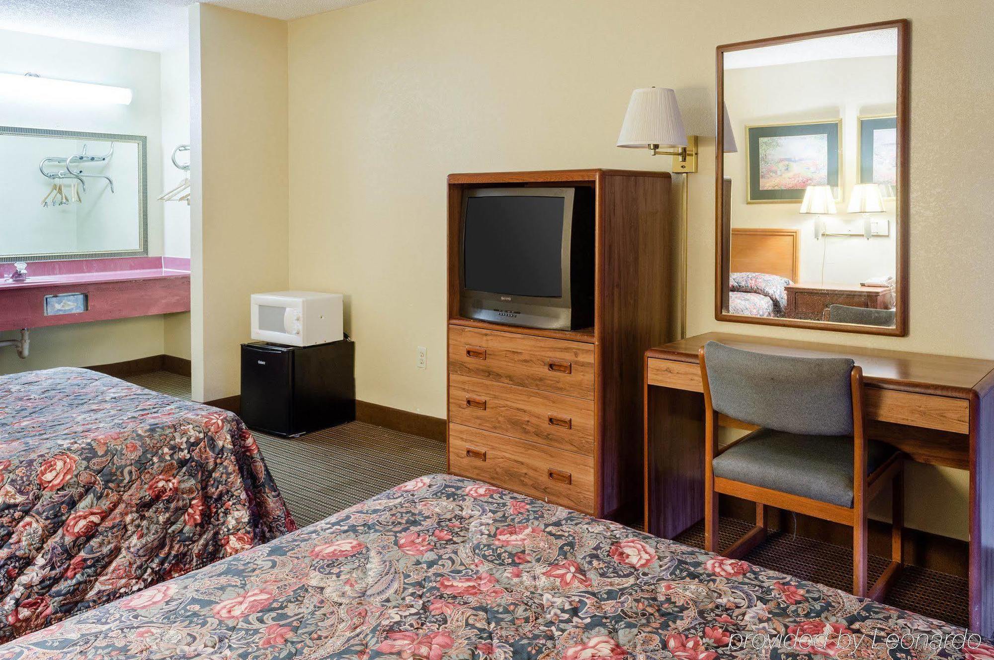 Rodeway Inn Greenwood Extérieur photo